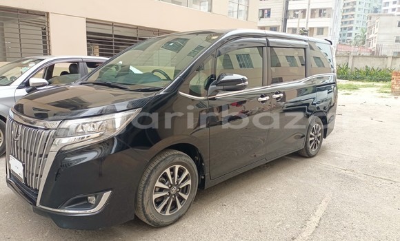 কিনুন ব্যবহৃত Toyota গাড়ী