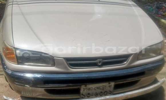 কিনুন ব্যবহৃত Toyota গাড়ী