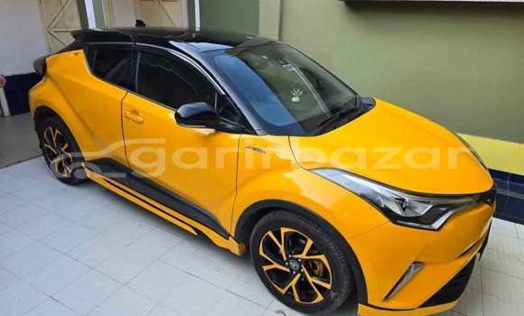 কিনুন ব্যবহৃত Toyota গাড়ী