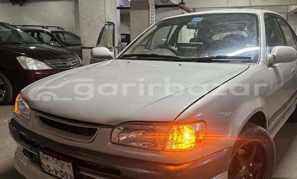 কিনুন ব্যবহৃত Toyota গাড়ী