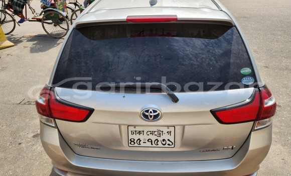 কিনুন ব্যবহৃত Toyota গাড়ী