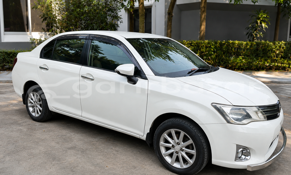 কিনুন ব্যবহৃত Toyota গাড়ী