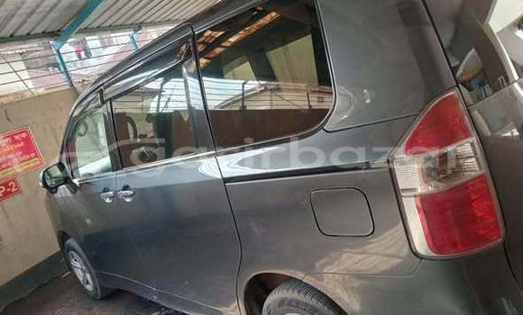 কিনুন ব্যবহৃত Toyota গাড়ী কিনুন ব্যবহৃত Toyota গাড়ী