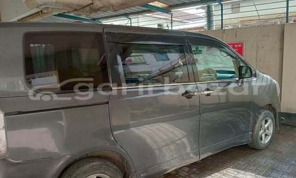 কিনুন ব্যবহৃত Toyota গাড়ী কিনুন ব্যবহৃত Toyota গাড়ী