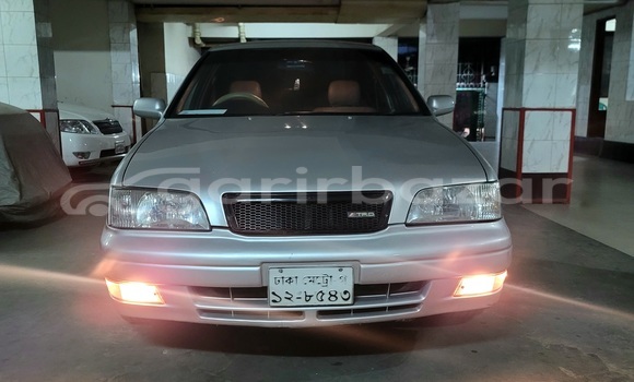 কিনুন ব্যবহৃত Toyota গাড়ী