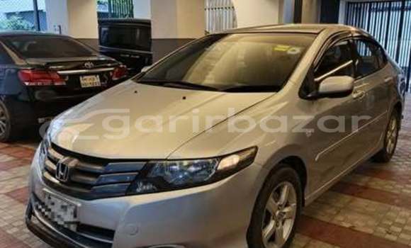 কিনুন ব্যবহৃত Honda গাড়ী