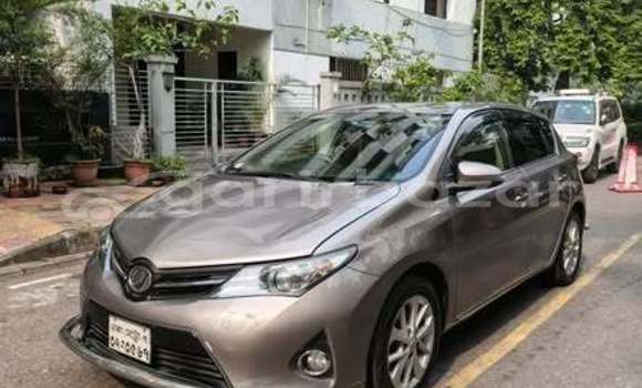 কিনুন ব্যবহৃত Toyota গাড়ী কিনুন ব্যবহৃত Toyota গাড়ী