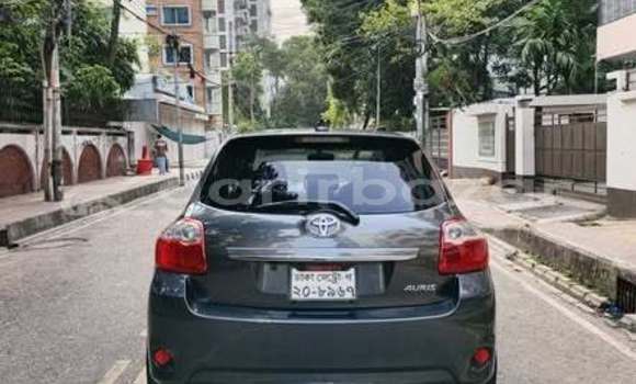 কিনুন ব্যবহৃত Toyota গাড়ী কিনুন ব্যবহৃত Toyota গাড়ী