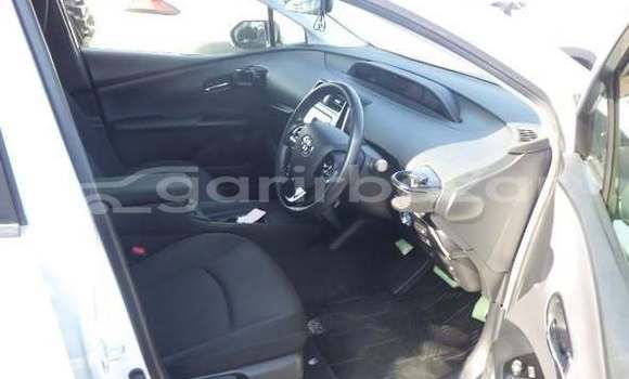 কিনুন ব্যবহৃত Toyota গাড়ী কিনুন ব্যবহৃত Toyota গাড়ী