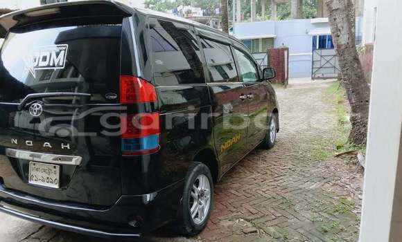 কিনুন ব্যবহৃত Toyota গাড়ী কিনুন ব্যবহৃত Toyota গাড়ী