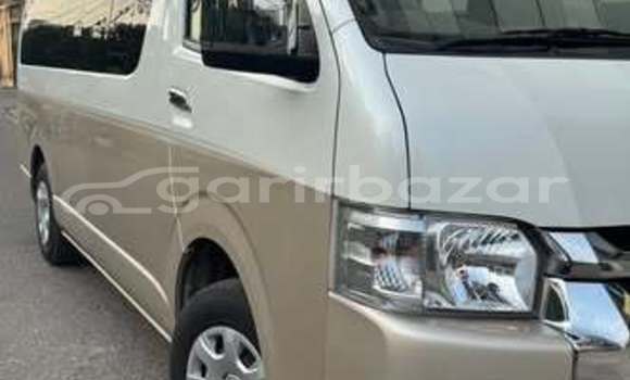 কিনুন ব্যবহৃত Toyota গাড়ী কিনুন ব্যবহৃত Toyota গাড়ী
