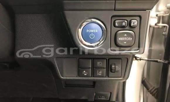 কিনুন ব্যবহৃত Toyota গাড়ী কিনুন ব্যবহৃত Toyota গাড়ী