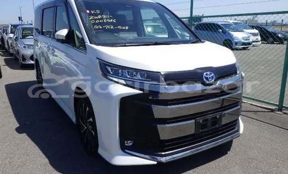 কিনুন ব্যবহৃত Toyota গাড়ী কিনুন ব্যবহৃত Toyota গাড়ী