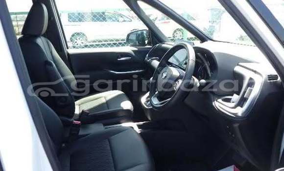 কিনুন ব্যবহৃত Toyota গাড়ী কিনুন ব্যবহৃত Toyota গাড়ী