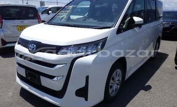 কিনুন ব্যবহৃত Toyota গাড়ী কিনুন ব্যবহৃত Toyota গাড়ী