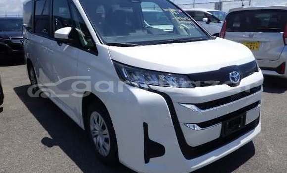কিনুন ব্যবহৃত Toyota গাড়ী কিনুন ব্যবহৃত Toyota গাড়ী