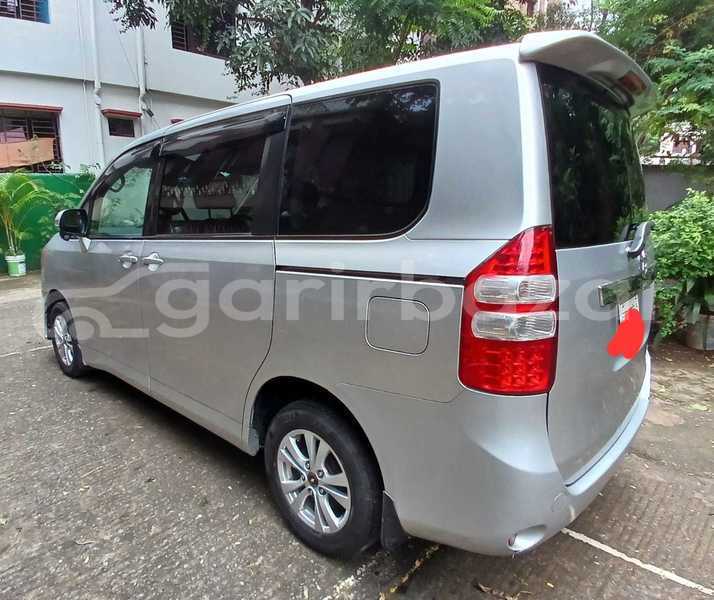 Big with watermark toyota noah silver 2011 dhaka dhaka 91226
