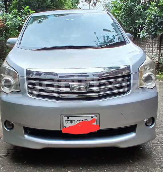 Big with watermark toyota noah silver 2011 dhaka dhaka 91226