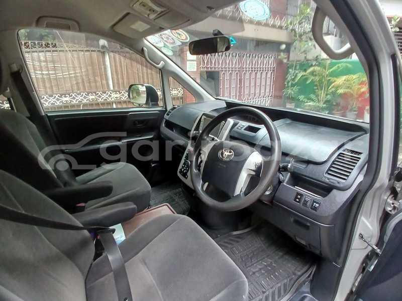 Big with watermark toyota noah silver 2011 dhaka dhaka 91226