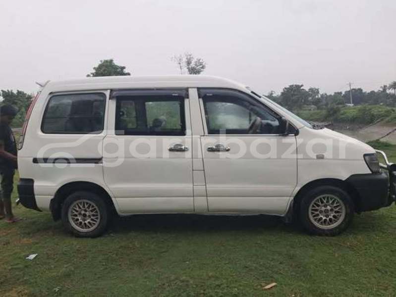 Big with watermark toyota noah dhaka dhaka 91232