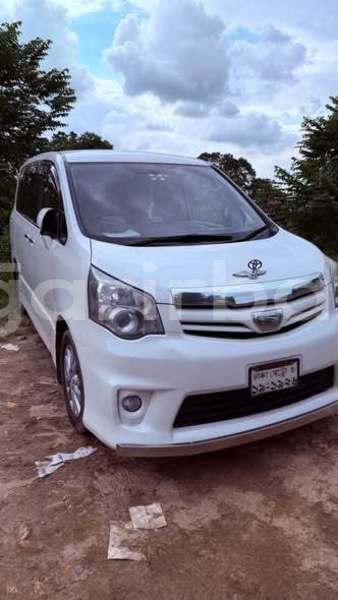 Big with watermark toyota noah dhaka dhaka 91275