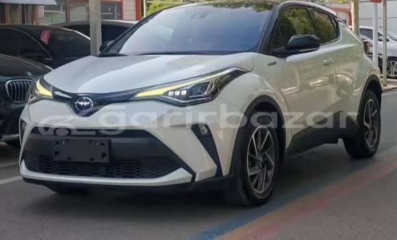 কিনুন ব্যবহৃত Toyota গাড়ী