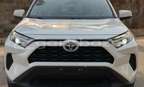 কিনুন ব্যবহৃত Toyota গাড়ী