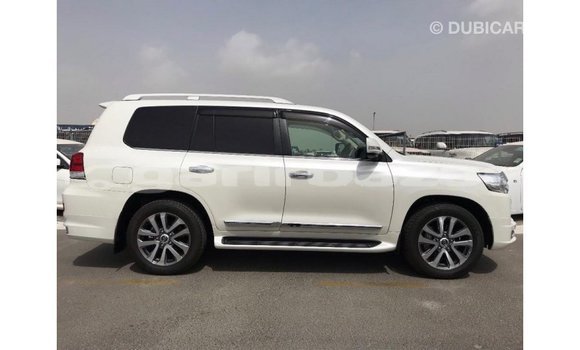 Buy Import 2018 Toyota Land Cruiser in Import - Dubai, Bandarban Buy Import 2018 Toyota Land Cruiser in Import - Dubai, Bandarban
