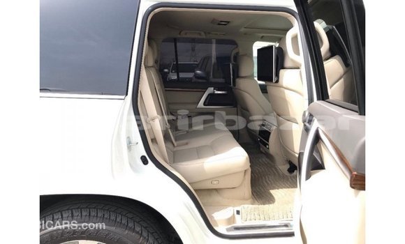 Buy Import 2018 Toyota Land Cruiser in Import - Dubai, Bandarban Buy Import 2018 Toyota Land Cruiser in Import - Dubai, Bandarban