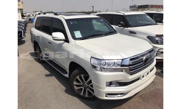 কেনা আমদানি Toyota Land Cruiser White গাড়ী মধ্যে ইম্পোর্ট - দুবাই মধ্যে Bandarban কেনা আমদানি Toyota Land Cruiser White গাড়ী মধ্যে ইম্পোর্ট - দুবাই মধ্যে Bandarban