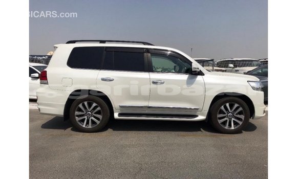 কেনা আমদানি Toyota Land Cruiser White গাড়ী মধ্যে ইম্পোর্ট - দুবাই মধ্যে Bandarban কেনা আমদানি Toyota Land Cruiser White গাড়ী মধ্যে ইম্পোর্ট - দুবাই মধ্যে Bandarban