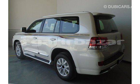 কেনা আমদানি Toyota Land Cruiser White গাড়ী মধ্যে ইম্পোর্ট - দুবাই মধ্যে Bandarban কেনা আমদানি Toyota Land Cruiser White গাড়ী মধ্যে ইম্পোর্ট - দুবাই মধ্যে Bandarban