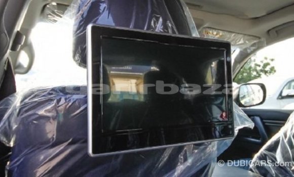 কেনা আমদানি Toyota Land Cruiser White গাড়ী মধ্যে ইম্পোর্ট - দুবাই মধ্যে Bandarban কেনা আমদানি Toyota Land Cruiser White গাড়ী মধ্যে ইম্পোর্ট - দুবাই মধ্যে Bandarban