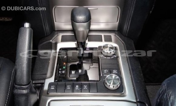 কেনা আমদানি Toyota Land Cruiser White গাড়ী মধ্যে ইম্পোর্ট - দুবাই মধ্যে Bandarban কেনা আমদানি Toyota Land Cruiser White গাড়ী মধ্যে ইম্পোর্ট - দুবাই মধ্যে Bandarban