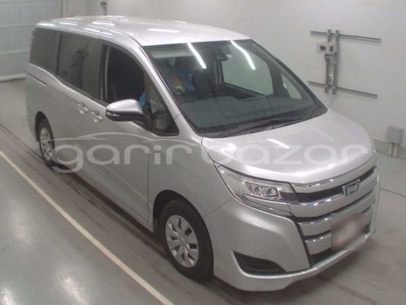 Big with watermark toyota noah x 13139