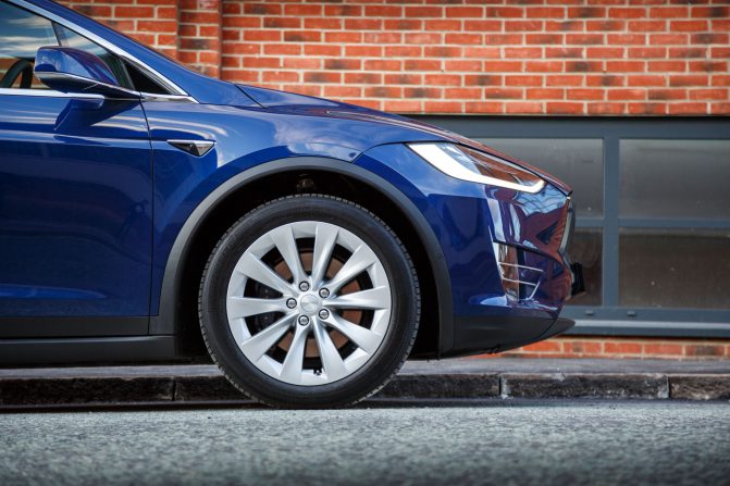 Tesla model x 100d ph 2 671x447